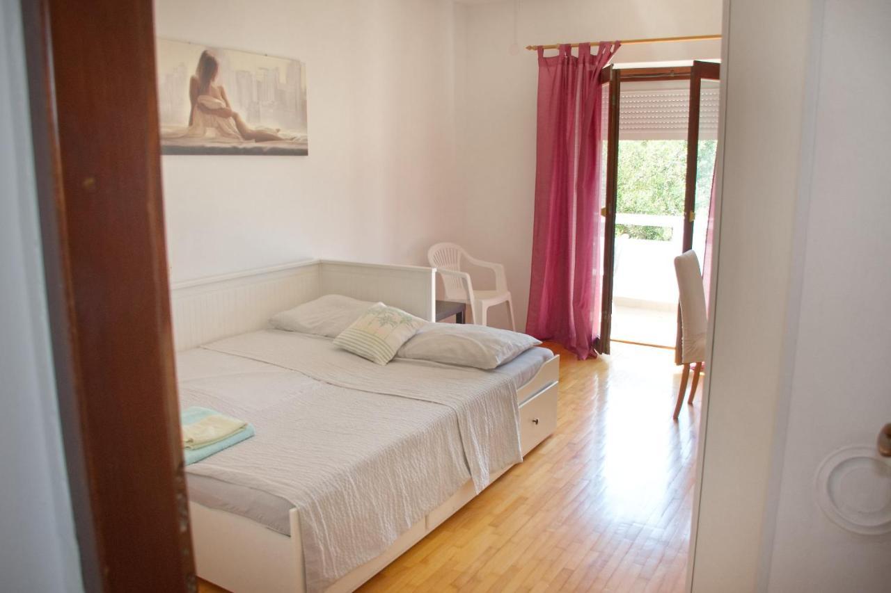 Apartments Summersong Novalja Exterior photo