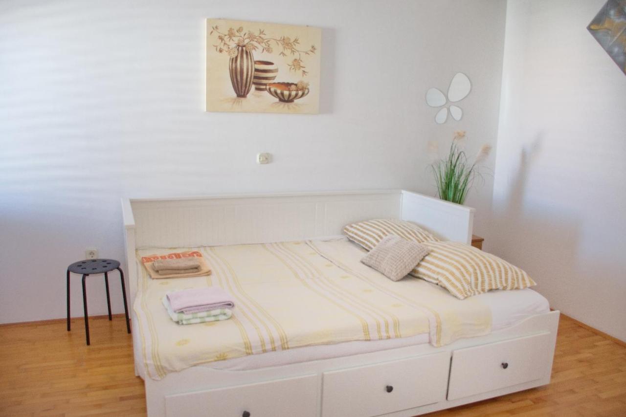 Apartments Summersong Novalja Exterior photo